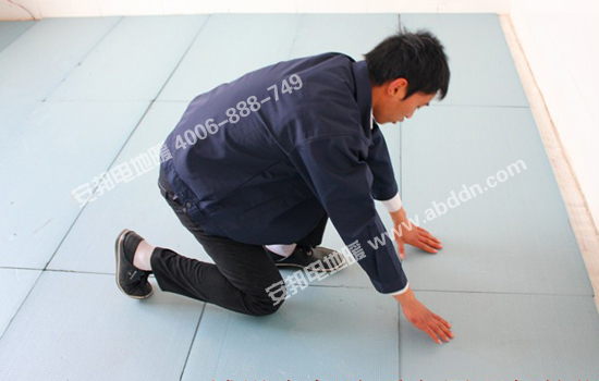 鋪設(shè)安邦地暖專用環(huán)保擠塑板